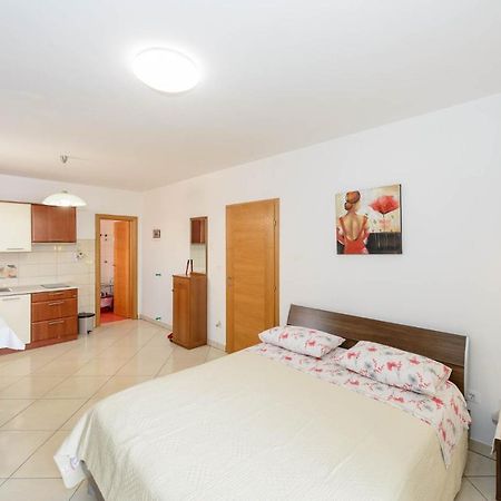 Apartments Milar 로비니 외부 사진