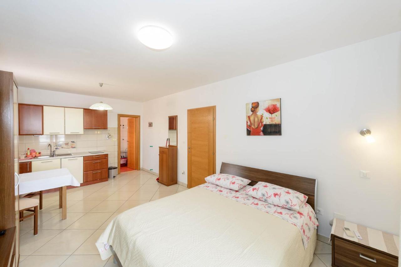 Apartments Milar 로비니 외부 사진
