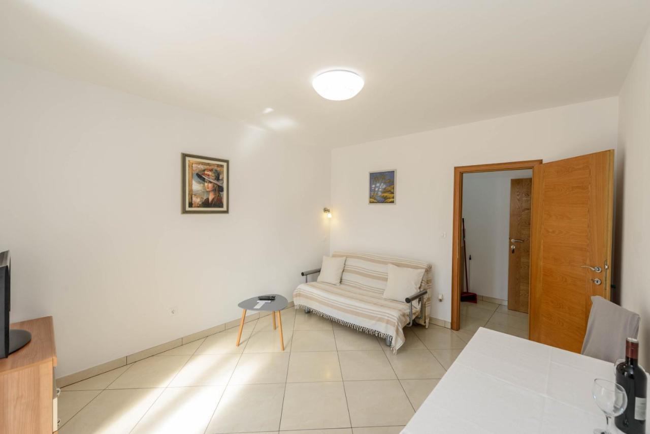 Apartments Milar 로비니 외부 사진