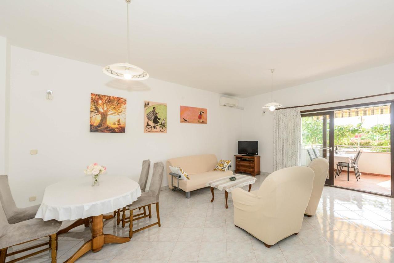 Apartments Milar 로비니 외부 사진