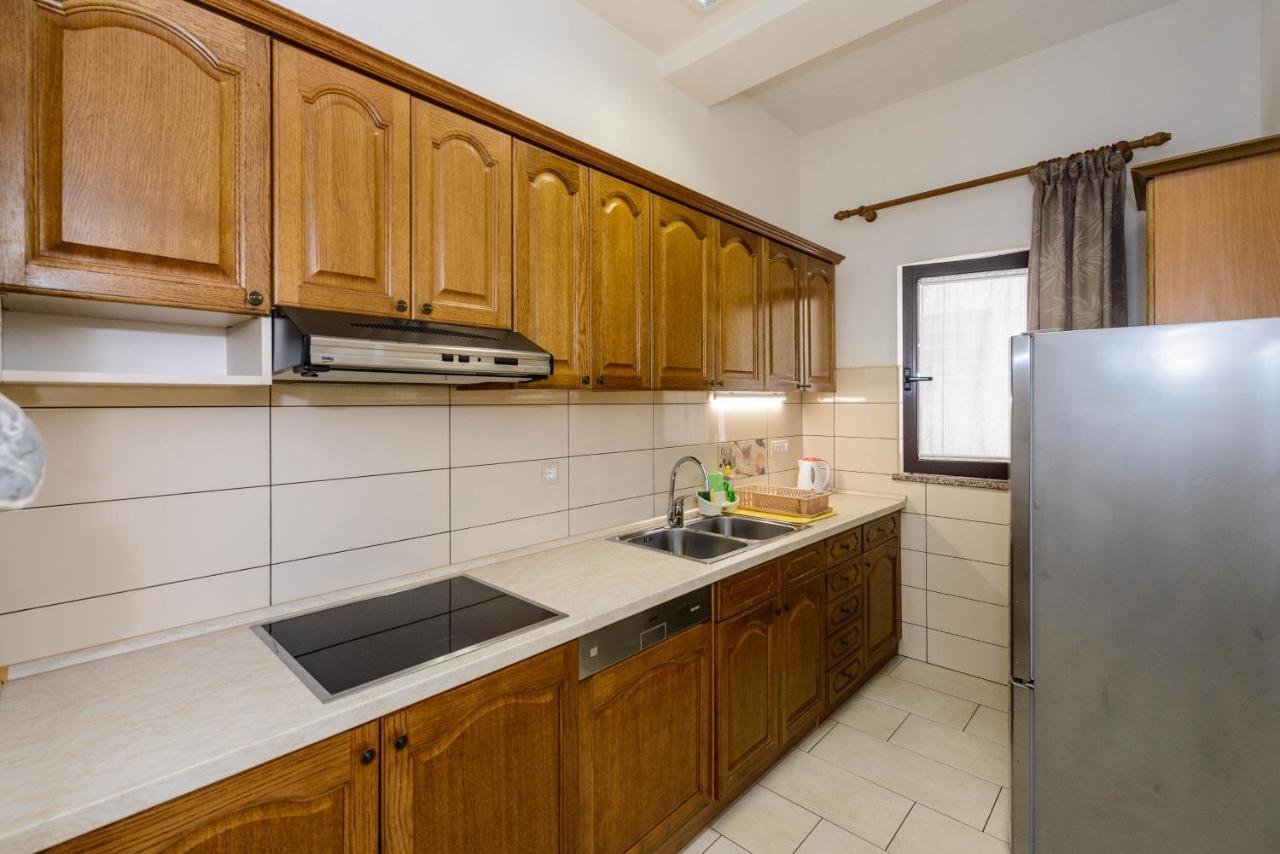 Apartments Milar 로비니 외부 사진