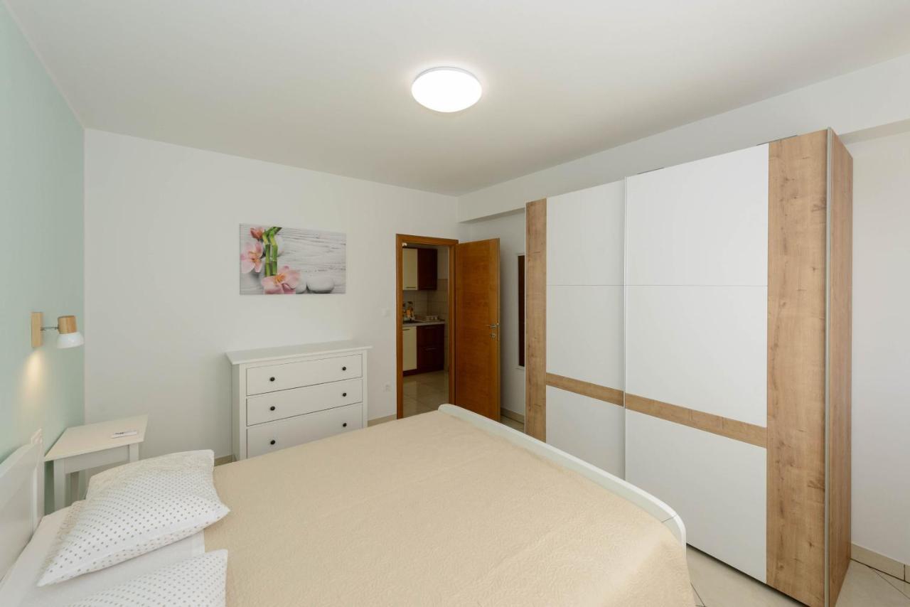 Apartments Milar 로비니 외부 사진