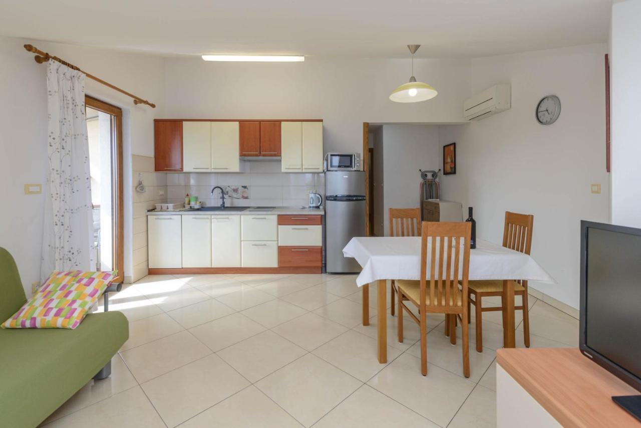 Apartments Milar 로비니 외부 사진