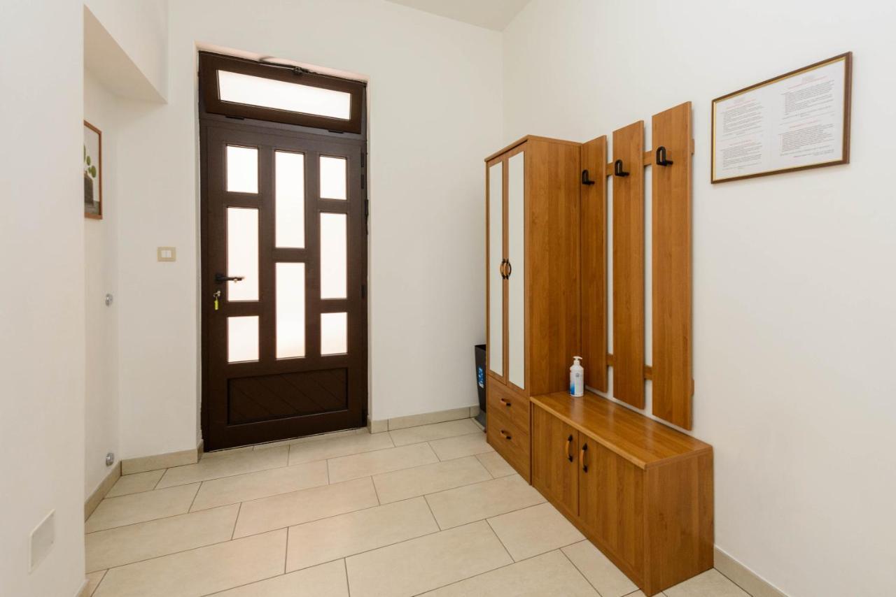 Apartments Milar 로비니 외부 사진