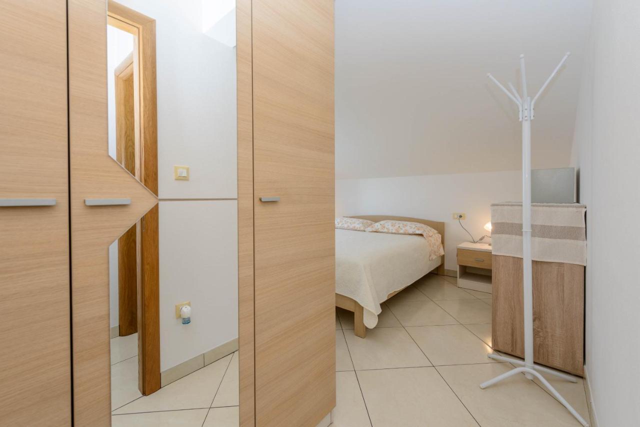Apartments Milar 로비니 외부 사진