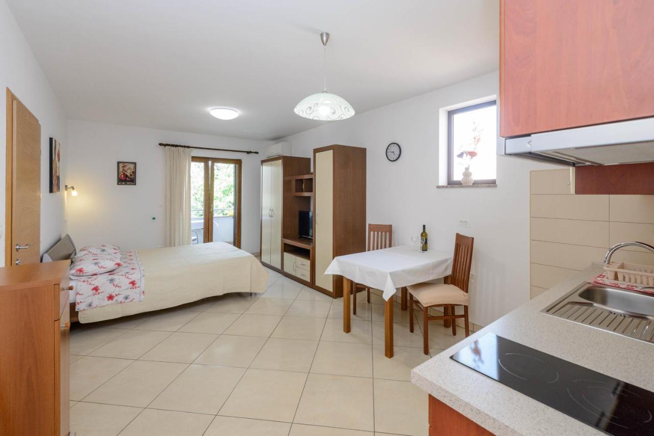 Apartments Milar 로비니 외부 사진