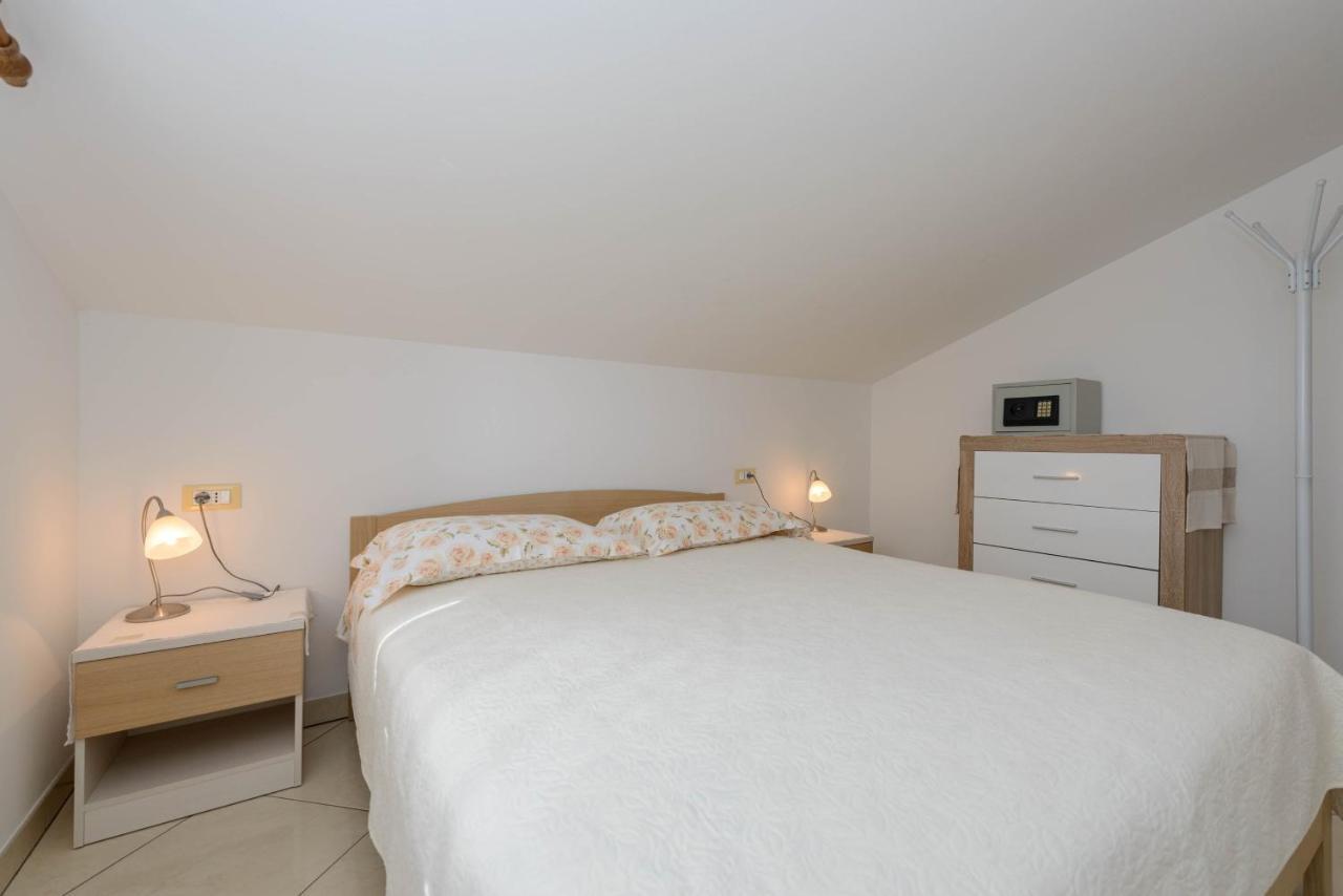 Apartments Milar 로비니 외부 사진